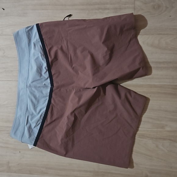 NWT Men's Volcom "DA DUBBS LIBERATORS" Board shorts W 34" L 19" - Picture 5 of 6